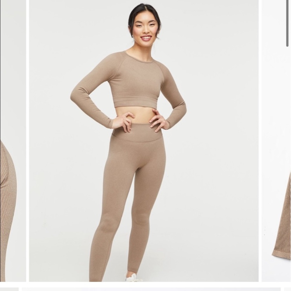 BRAND NEW 🔥 with tags, Lilias active set